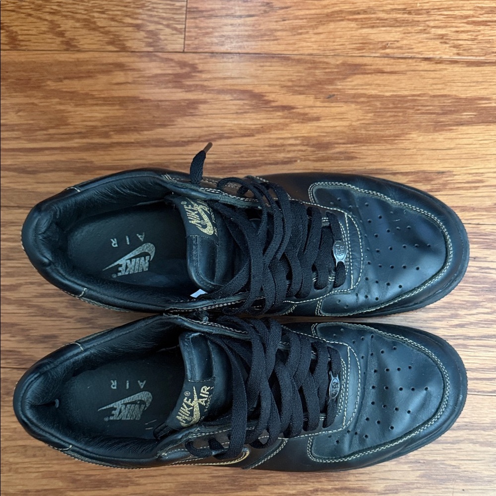 Nike Air Men's Black and Gold Sneakers - Picture 4 of 5